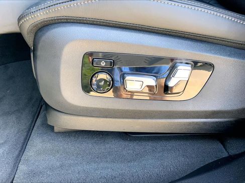 New 2026 BMW X5 M60i image 16