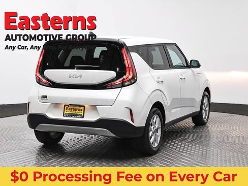 Used 2024 Kia Soul LX w/ Option Group 015 FWD image 5