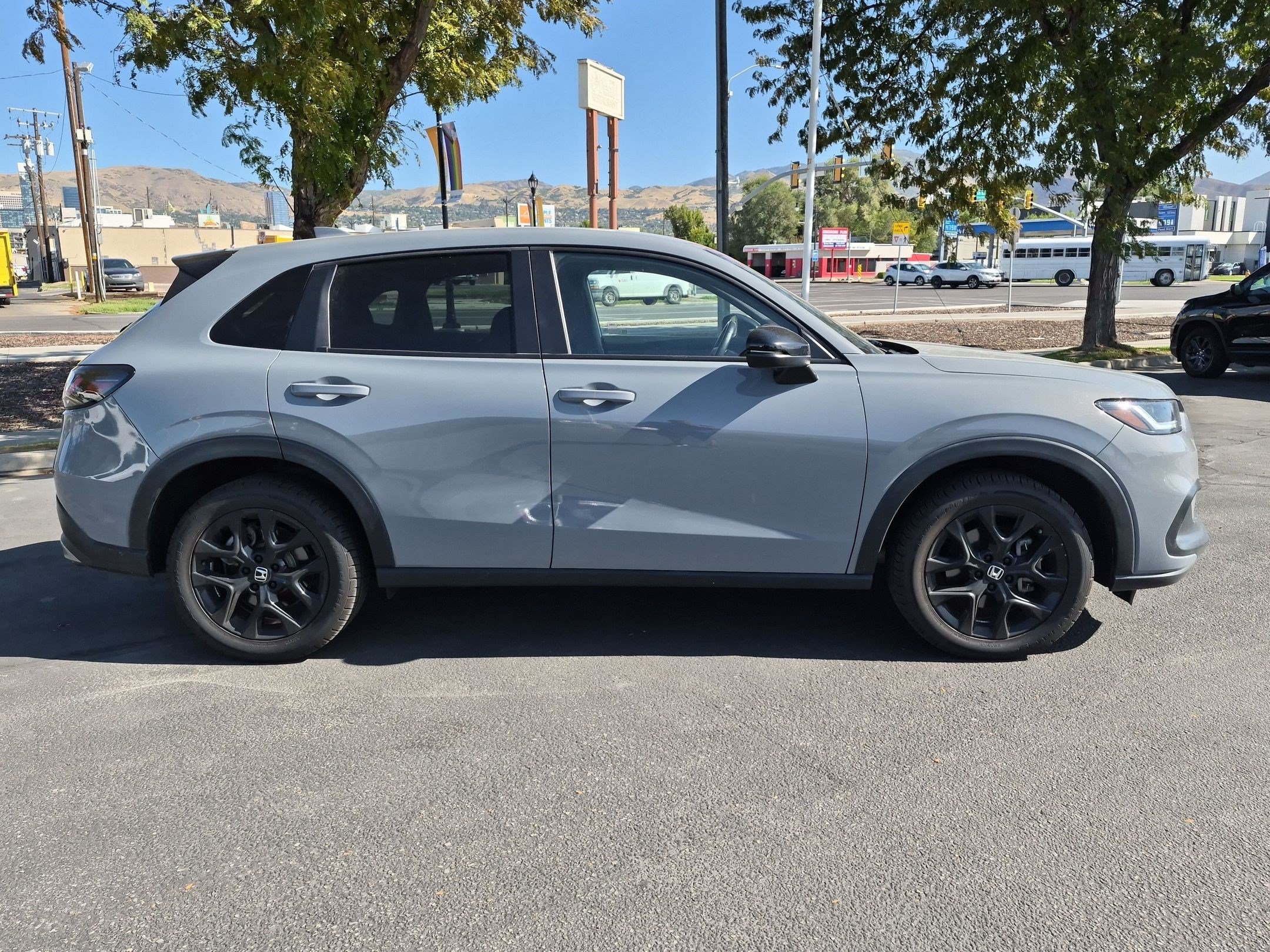 Used 2024 Honda HR-V Sport image 2