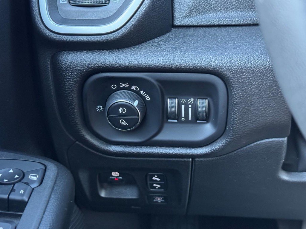 Used 2025 RAM 1500 Big Horn AWD/4WD image 19