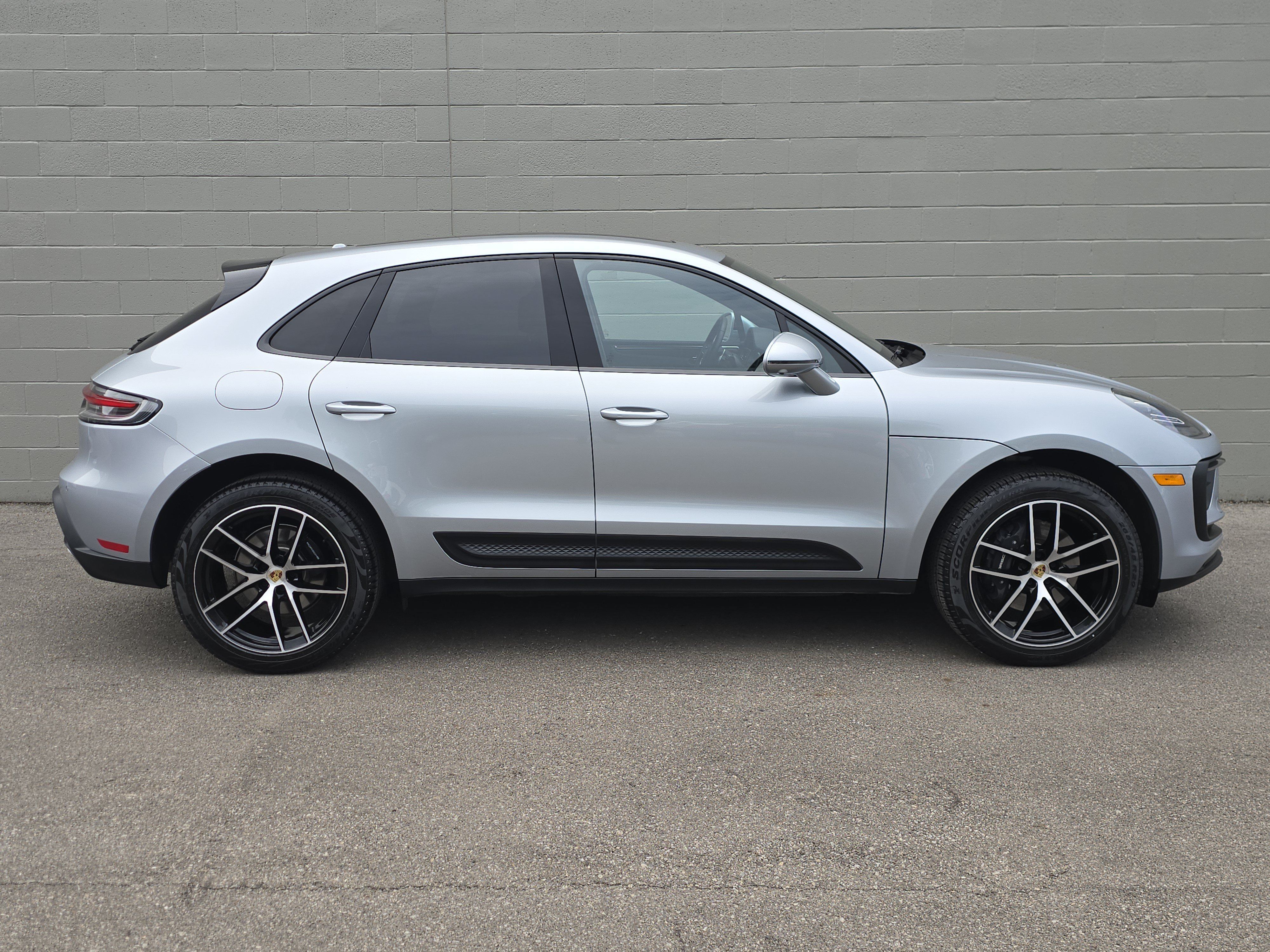 Certified 2026 Porsche Macan AWD/4WD image 14