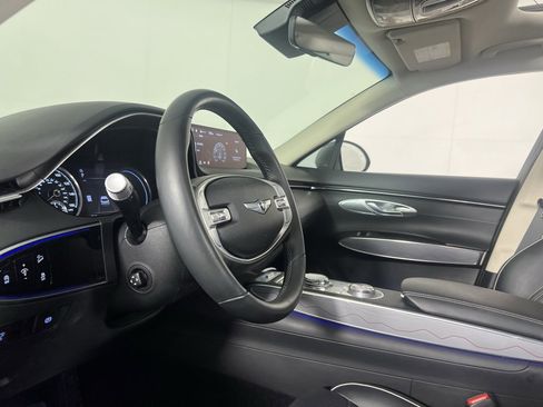 Used 2023 Genesis GV70 2.5T w/ Advanced Package image 24