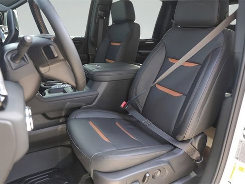 Used 2025 GMC Sierra 2500 AT4 w/ AT4 Premium Plus Package image 7