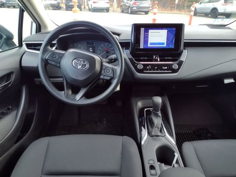 Used 2025 Toyota Corolla LE image 22