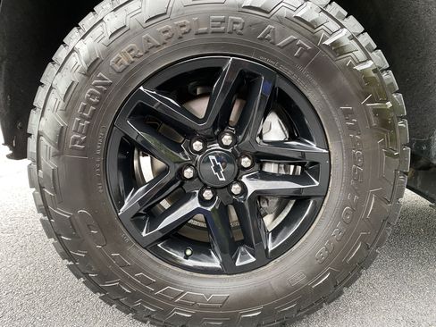 Used 2024 Chevrolet Silverado 1500 Custom Trail Boss AWD/4WD image 42