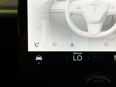 Used 2025 Tesla Model Y Long Range AWD/4WD image 26