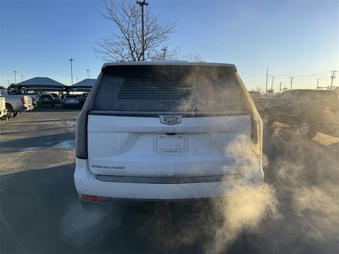 Used 2024 Cadillac Escalade Sport w/ Touring Package image 4