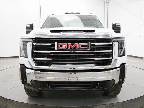 Used 2025 GMC Sierra 3500 SLT w/ SLT Premium Package image 2