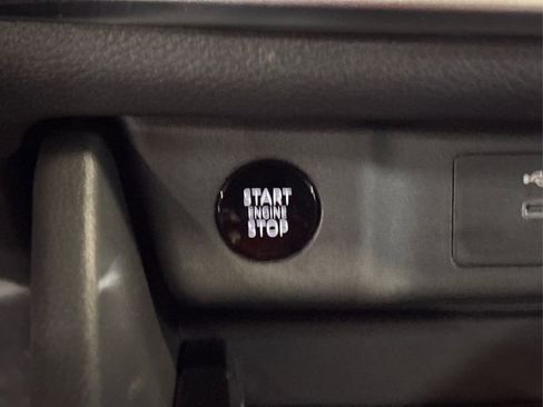 Certified 2026 Nissan Rogue SV image 32