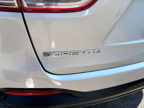 Used 2016 Kia Sorento L FWD image 23