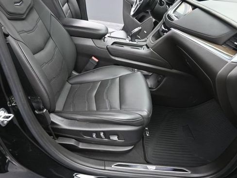 Used 2019 Cadillac XT5 Platinum AWD/4WD image 31