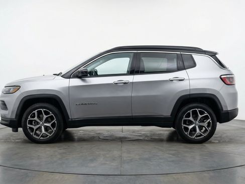 Used 2025 Jeep Compass Limited AWD/4WD image 5