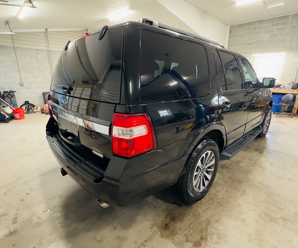 Used 2017 Ford Expedition XLT AWD/4WD image 6