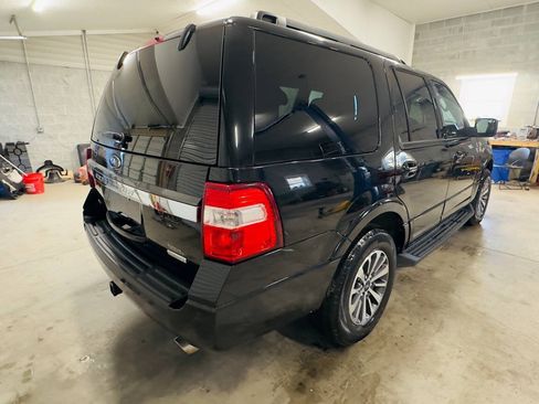 Used 2017 Ford Expedition XLT AWD/4WD image 6