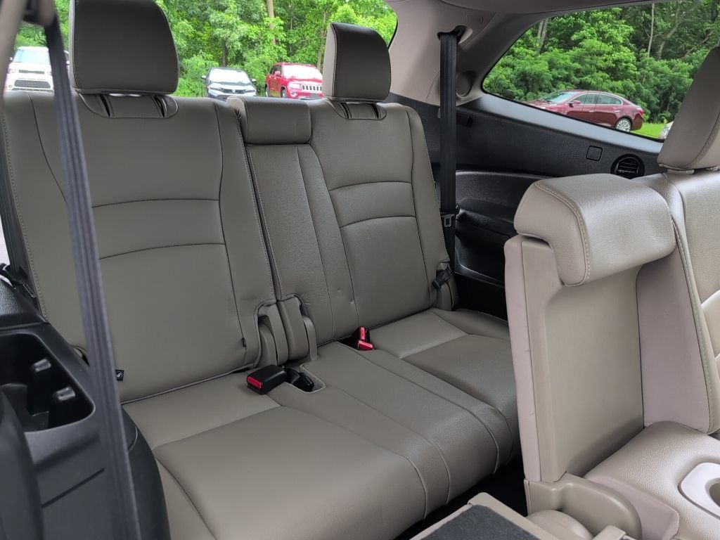 Used 2017 Honda Pilot Touring image 48