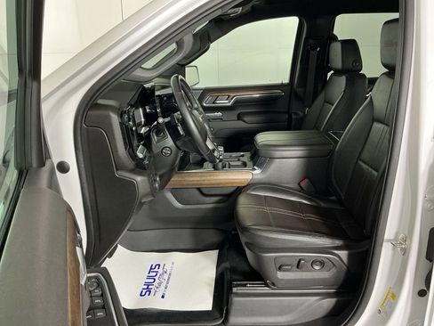 Used 2023 Chevrolet Silverado 1500 High Country w/ Technology Package AWD/4WD image 13