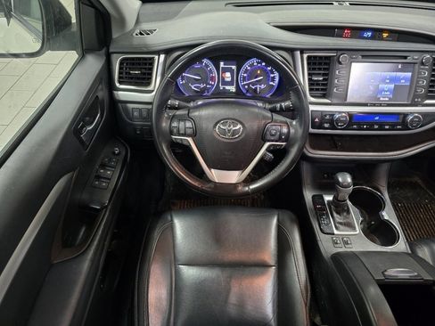 Used 2018 Toyota Highlander XLE image 24