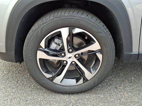 Certified 2024 Chevrolet Trax RS w/ Driver Confidence Package FWD image 12