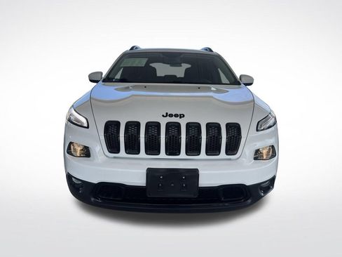Used 2016 Jeep Cherokee Latitude w/ Cold Weather Group AWD/4WD image 2