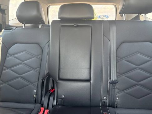 Used 2024 Volkswagen Atlas SE AWD/4WD image 11