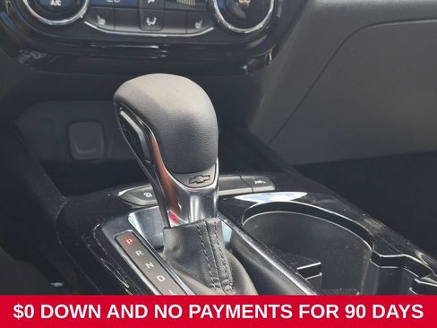 Used 2025 Chevrolet Trax LT w/ LT Convenience Package FWD image 20