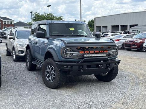 Certified 2023 Ford Bronco 2-Door AWD/4WD image 3