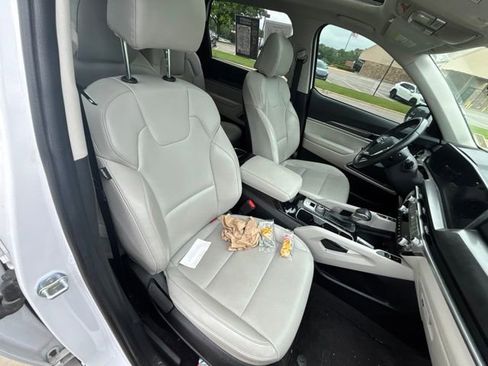 Used 2024 Kia Telluride S w/ S Sunroof Package AWD/4WD image 5