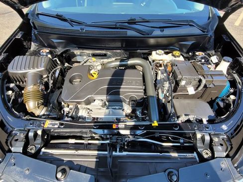 Used 2023 Chevrolet Equinox LT w/ Driver Convenience Package image 17