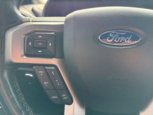 Certified 2018 Ford F150 Platinum w/ Equipment Group 701A Luxury image 30