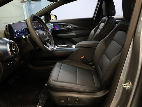 New 2026 Chevrolet Equinox EV LT image 17