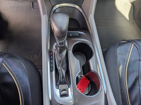 Used 2022 Chevrolet Malibu LT image 13