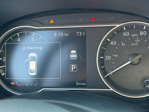 New 2025 Nissan Versa SR w/ Trunk Package image 29