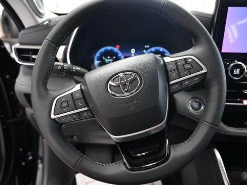 New 2026 Toyota Highlander Platinum AWD/4WD image 27