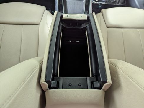 Used 2025 Mercedes-Benz GLB 250 image 22