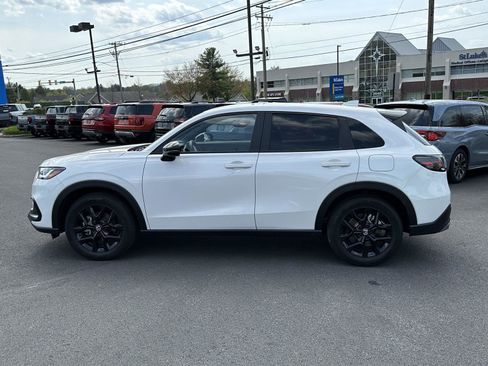 Used 2025 Honda HR-V Sport image 5