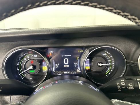 Used 2023 Jeep Wrangler Unlimited Sahara w/ Cold Weather Group image 17