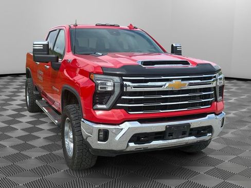 Used 2024 Chevrolet Silverado 2500 LTZ w/ LTZ Convenience Package AWD/4WD image 2