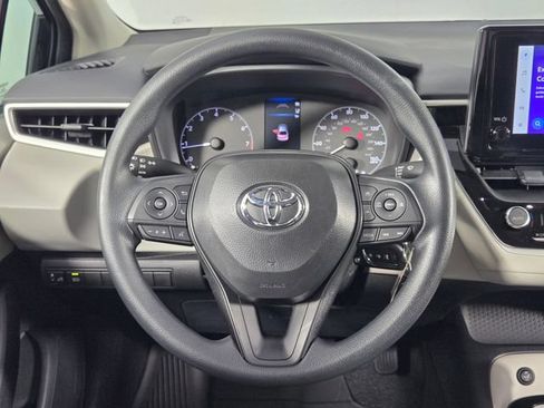 Used 2025 Toyota Corolla LE FWD image 19