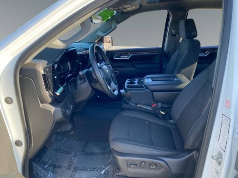 Used 2024 Chevrolet Silverado 1500 LT w/ Protection Package image 9