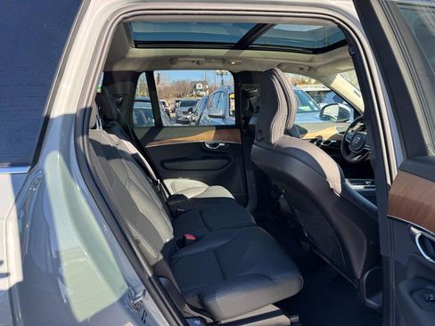 Used 2025 Volvo XC90 B6 Ultra image 11