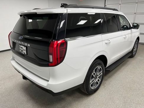 Used 2025 Ford Expedition Active AWD/4WD image 10