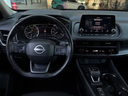 Used 2025 Nissan Rogue SV FWD image 14