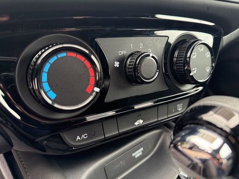 Used 2021 Honda HR-V Sport image 24