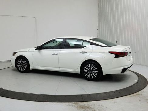 Used 2025 Nissan Altima 2.5 SV image 5