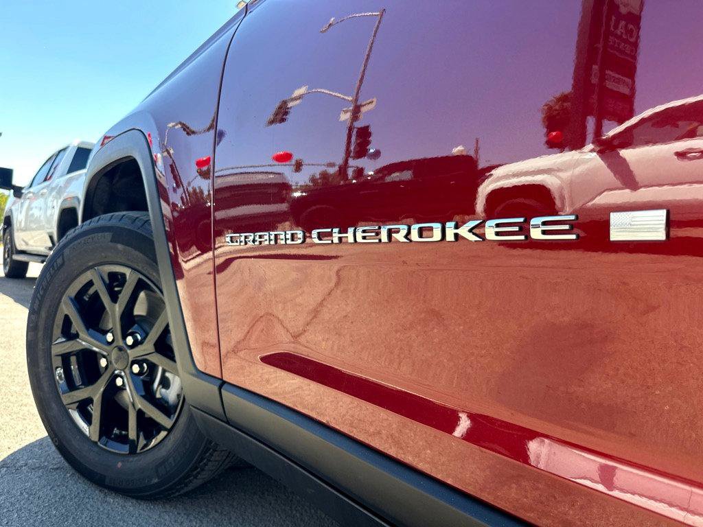 Used 2023 Jeep Grand Cherokee L Limited RWD image 40