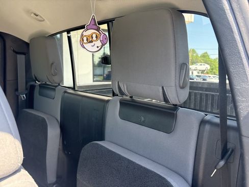 Used 2020 Toyota Tacoma SR RWD image 5