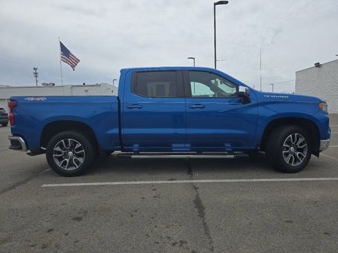 Used 2023 Chevrolet Silverado 1500 LT AWD/4WD image 20