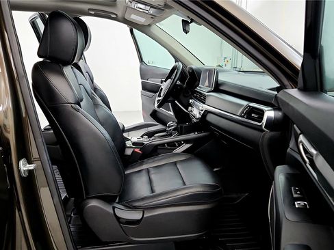 Used 2022 Kia Telluride S image 16