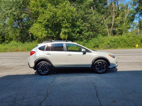 Used 2014 Subaru Crosstrek 2.0i Premium w/ Moonroof Package AWD/4WD image 3