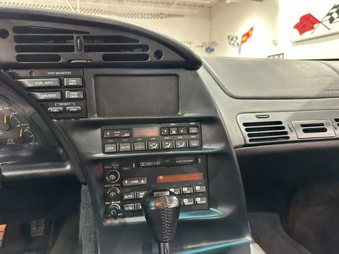Used 1994 Chevrolet Corvette Coupe RWD image 15